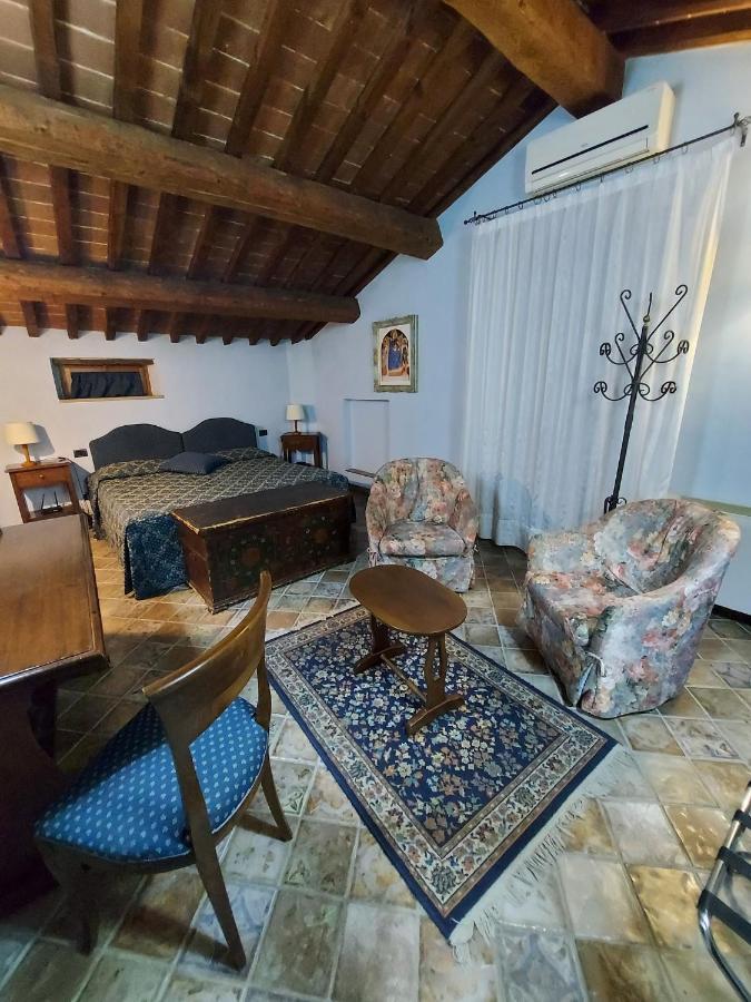 Country Hotel Poggiomanente Умбертиде Екстериор снимка