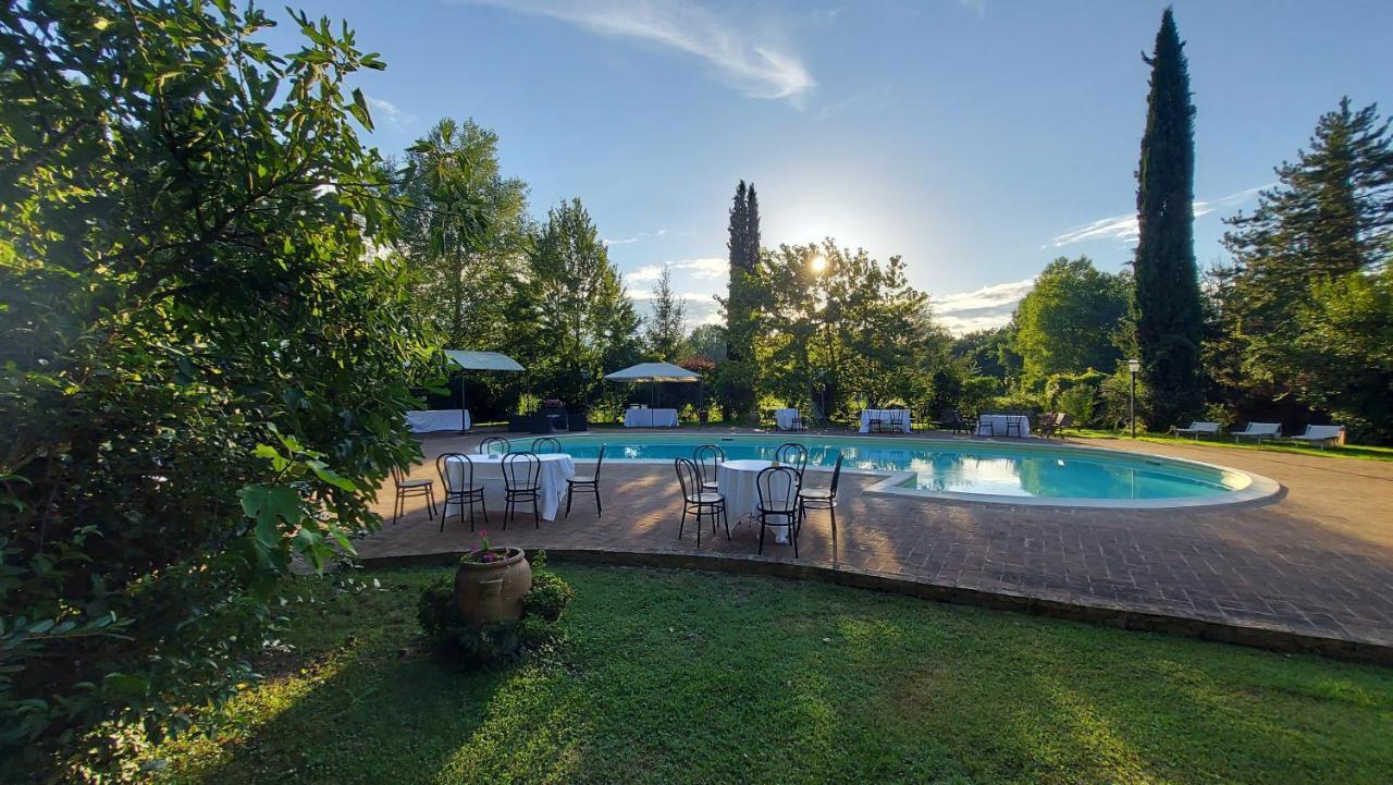 Country Hotel Poggiomanente Умбертиде Екстериор снимка