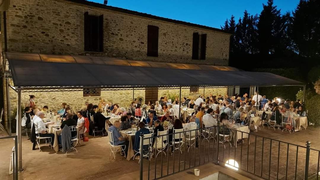Country Hotel Poggiomanente Умбертиде Екстериор снимка