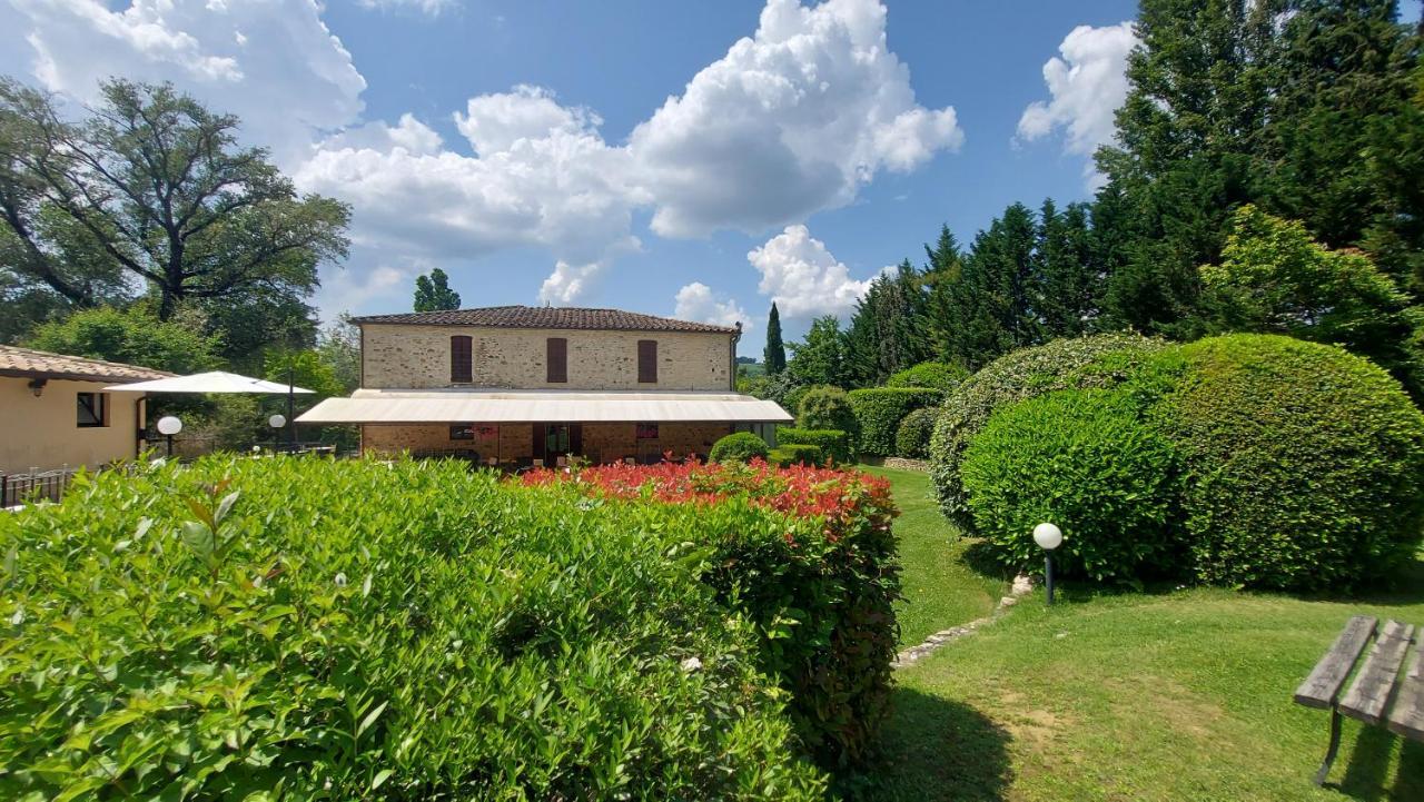 Country Hotel Poggiomanente Умбертиде Екстериор снимка