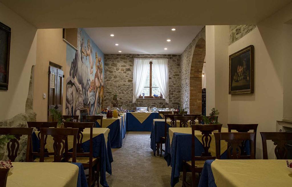 Country Hotel Poggiomanente Умбертиде Екстериор снимка
