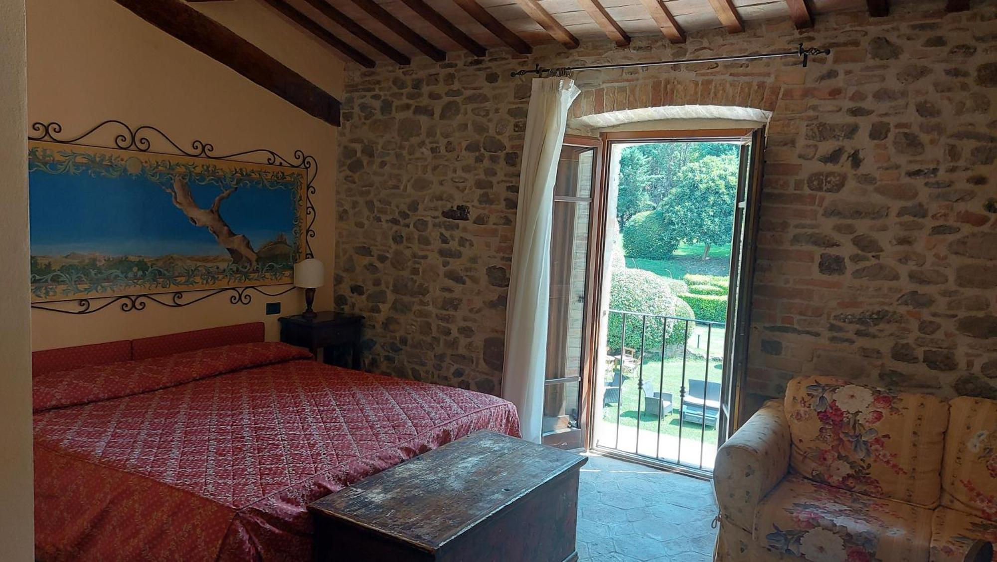 Country Hotel Poggiomanente Умбертиде Екстериор снимка