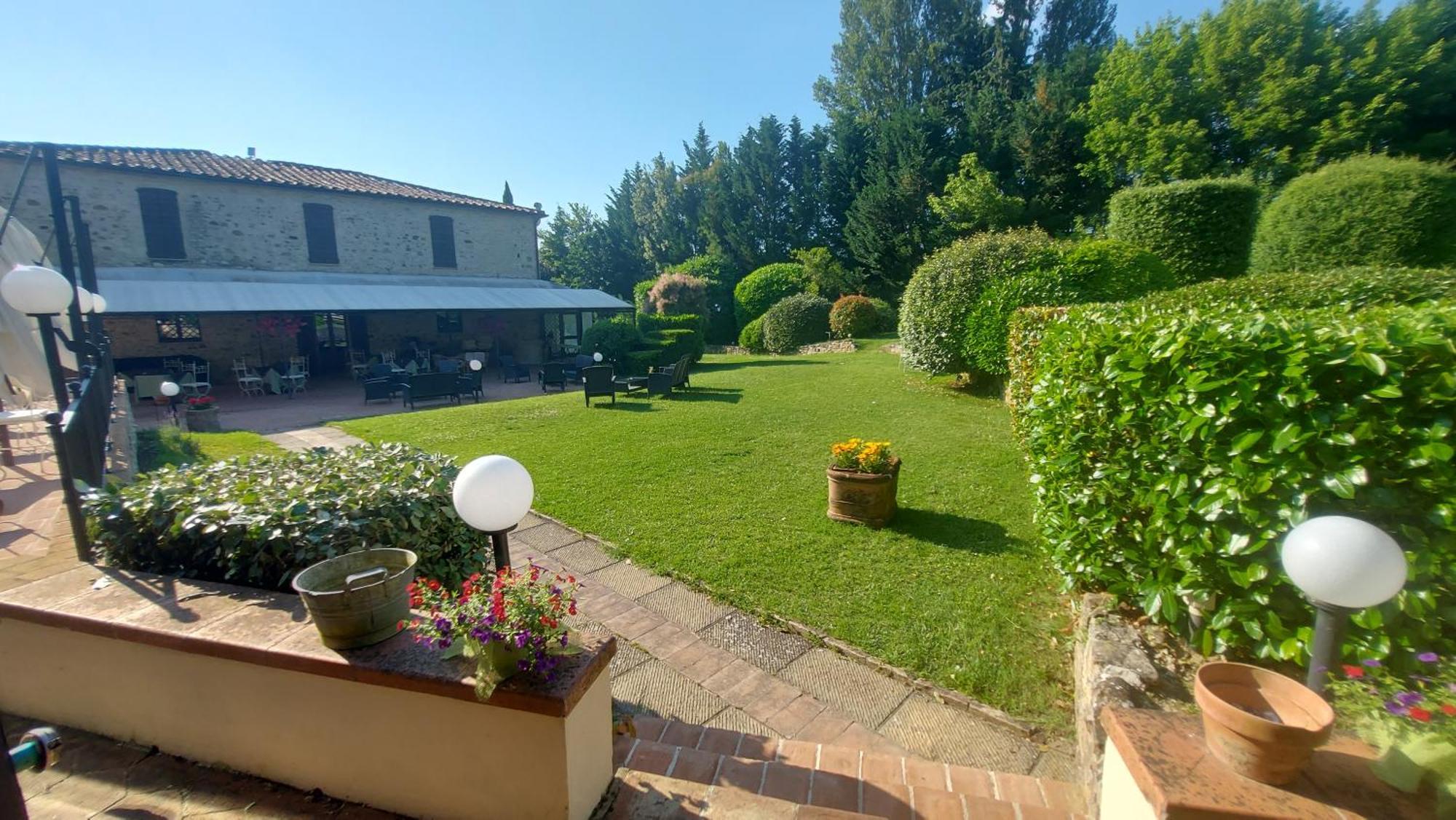 Country Hotel Poggiomanente Умбертиде Екстериор снимка