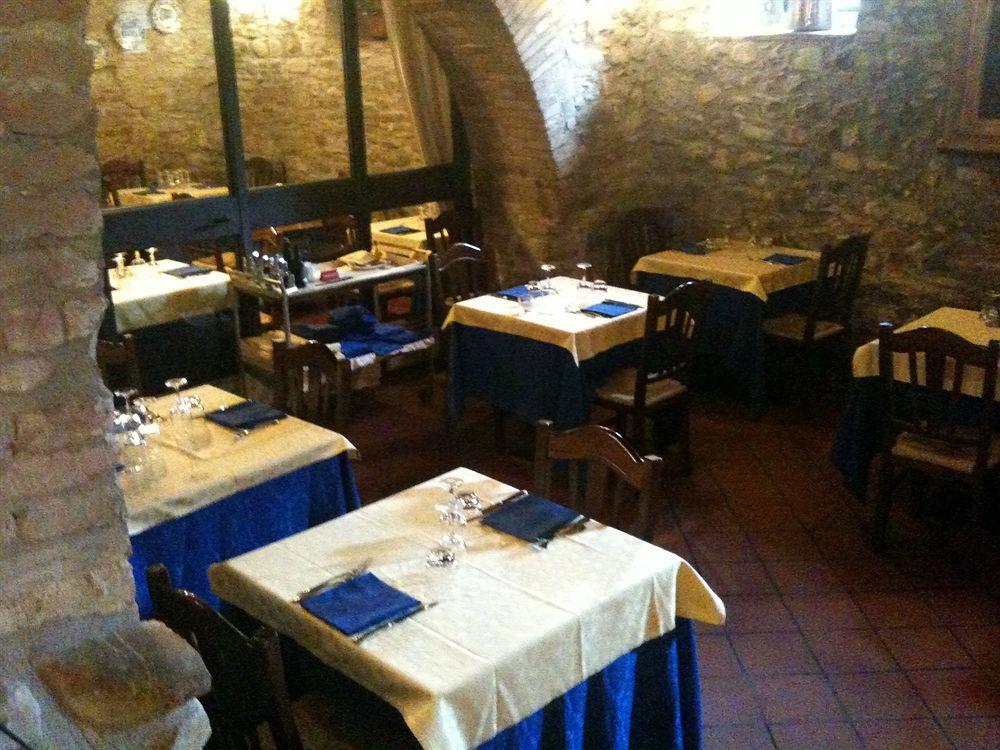 Country Hotel Poggiomanente Умбертиде Екстериор снимка