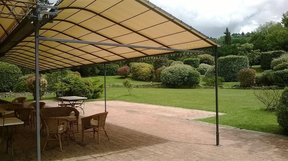 Country Hotel Poggiomanente Умбертиде Екстериор снимка