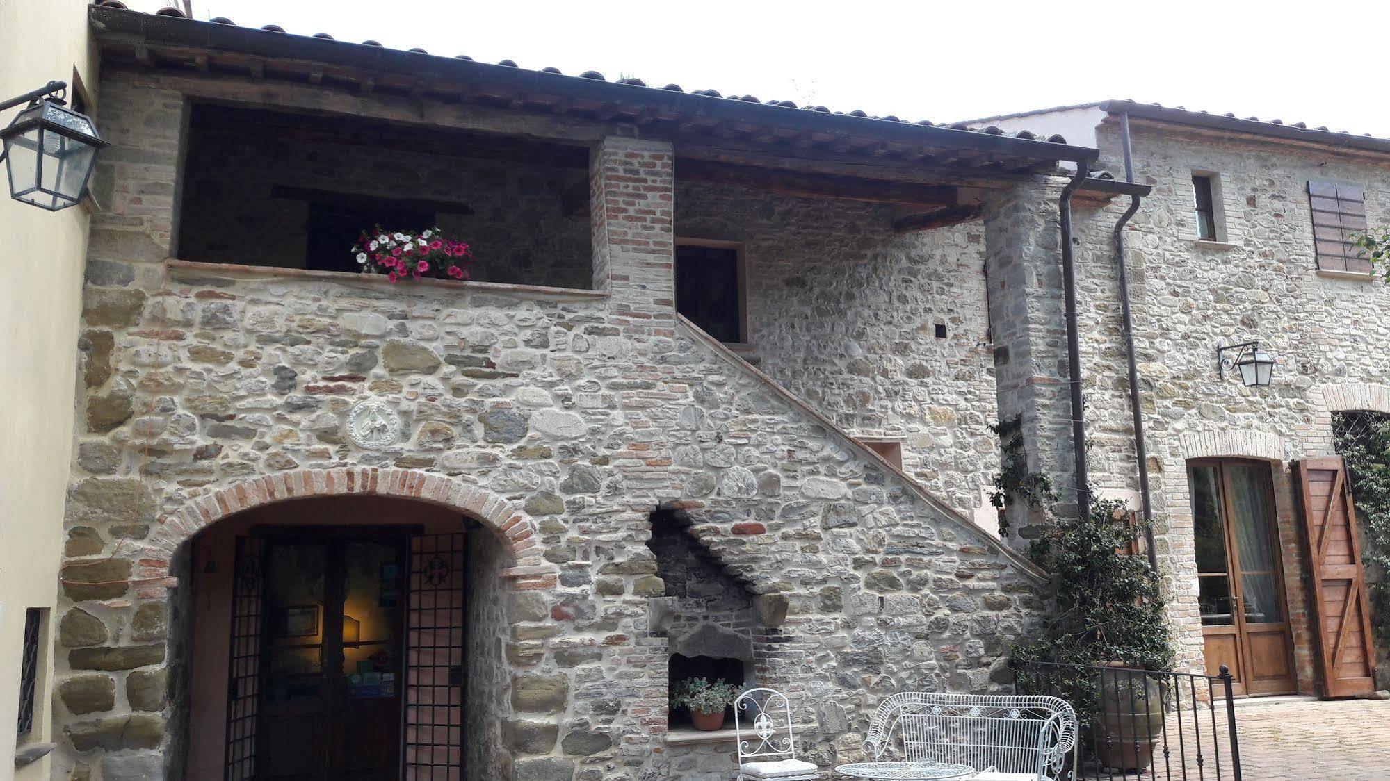 Country Hotel Poggiomanente Умбертиде Екстериор снимка