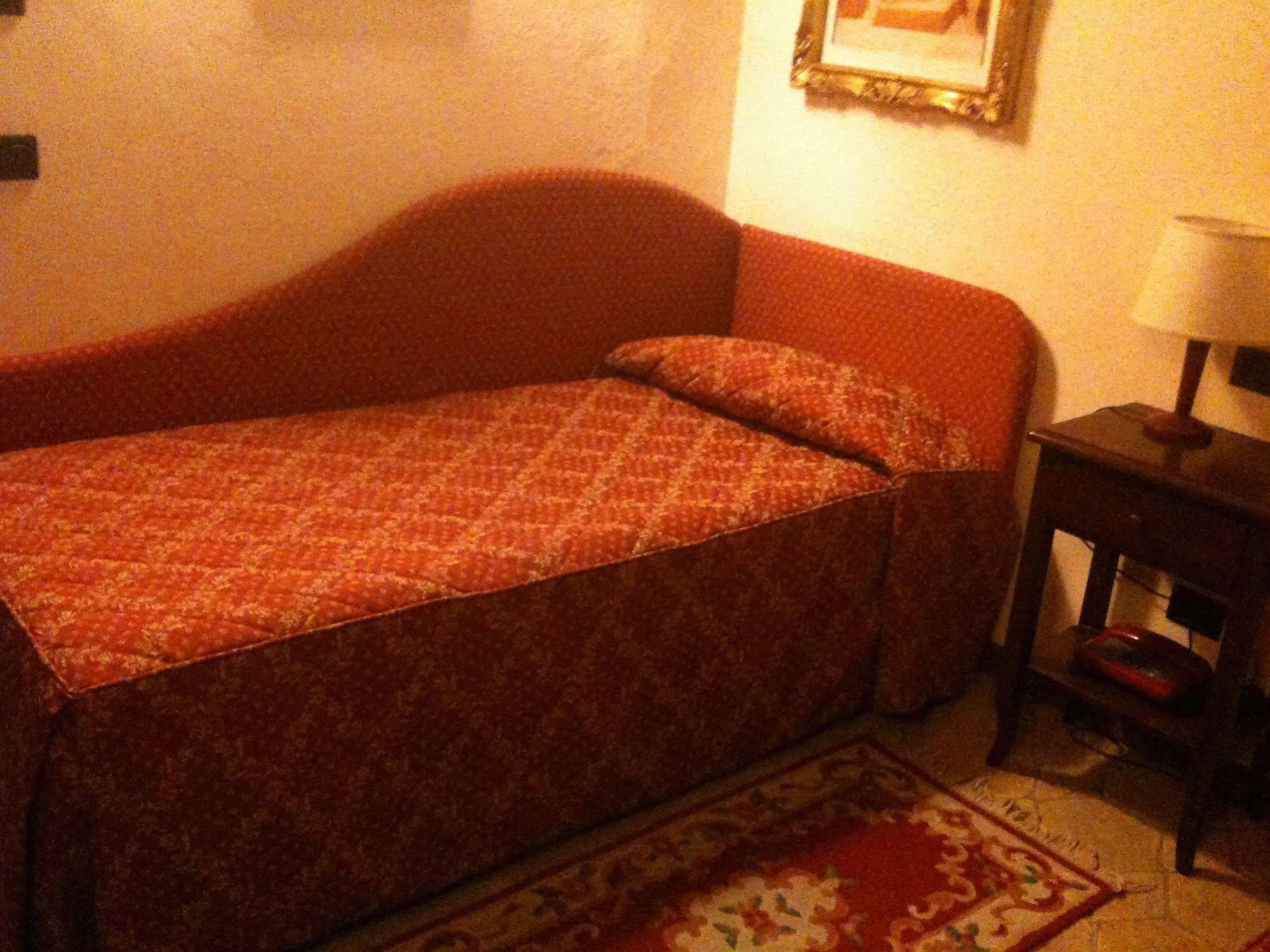 Country Hotel Poggiomanente Умбертиде Екстериор снимка