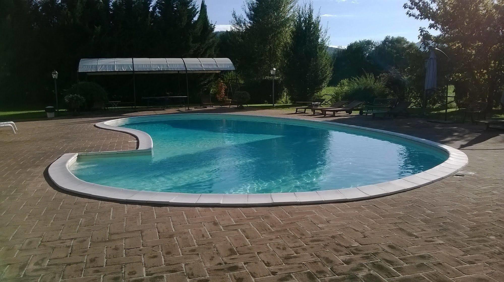 Country Hotel Poggiomanente Умбертиде Екстериор снимка