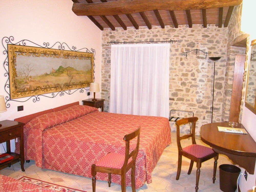 Country Hotel Poggiomanente Умбертиде Екстериор снимка