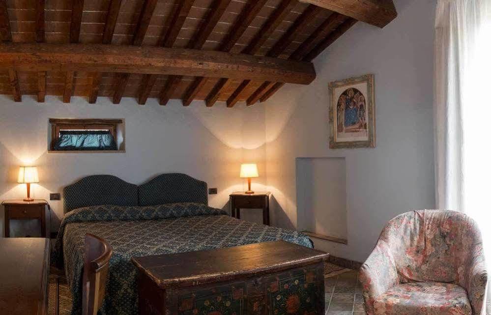 Country Hotel Poggiomanente Умбертиде Екстериор снимка